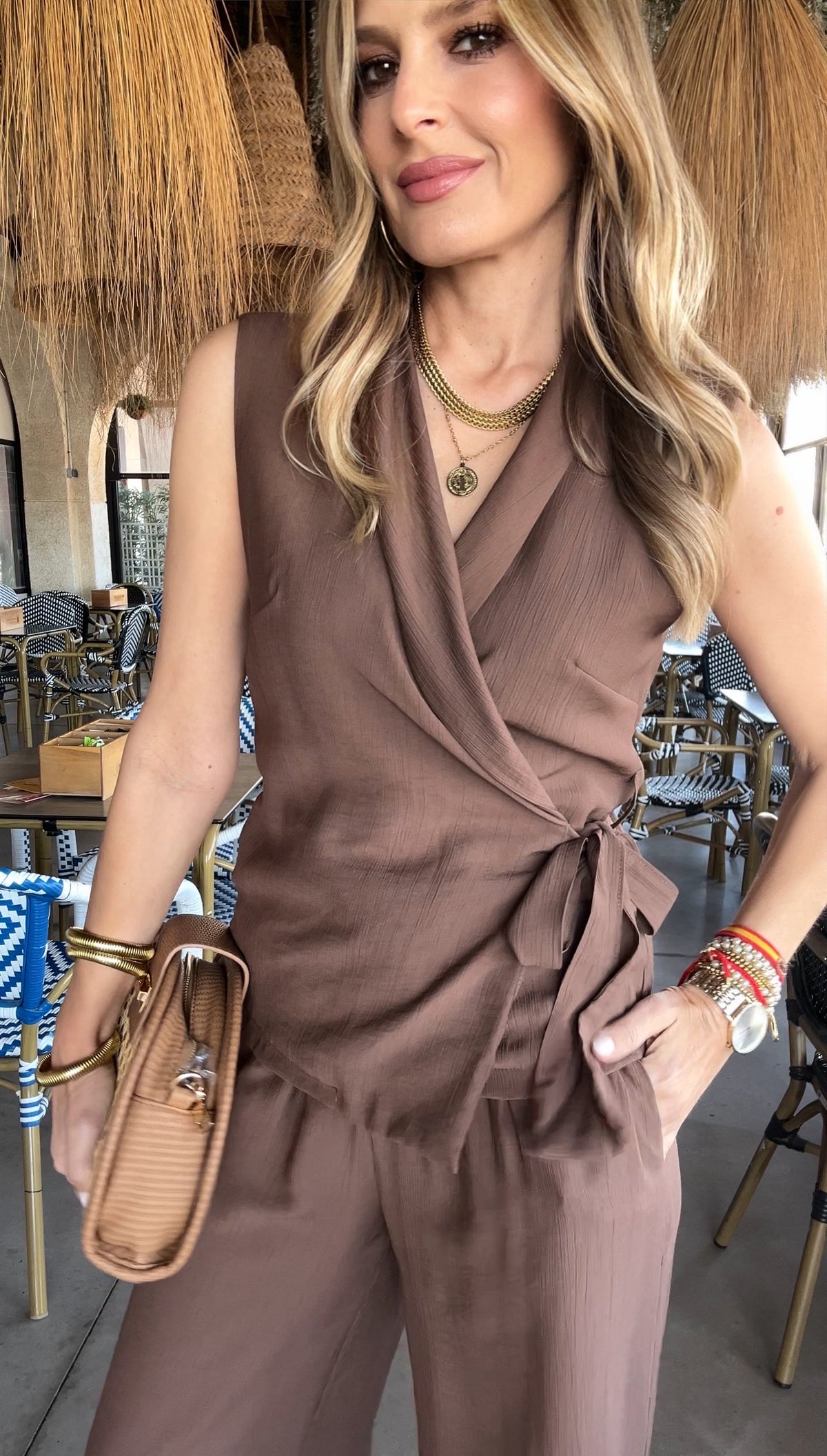 5690813