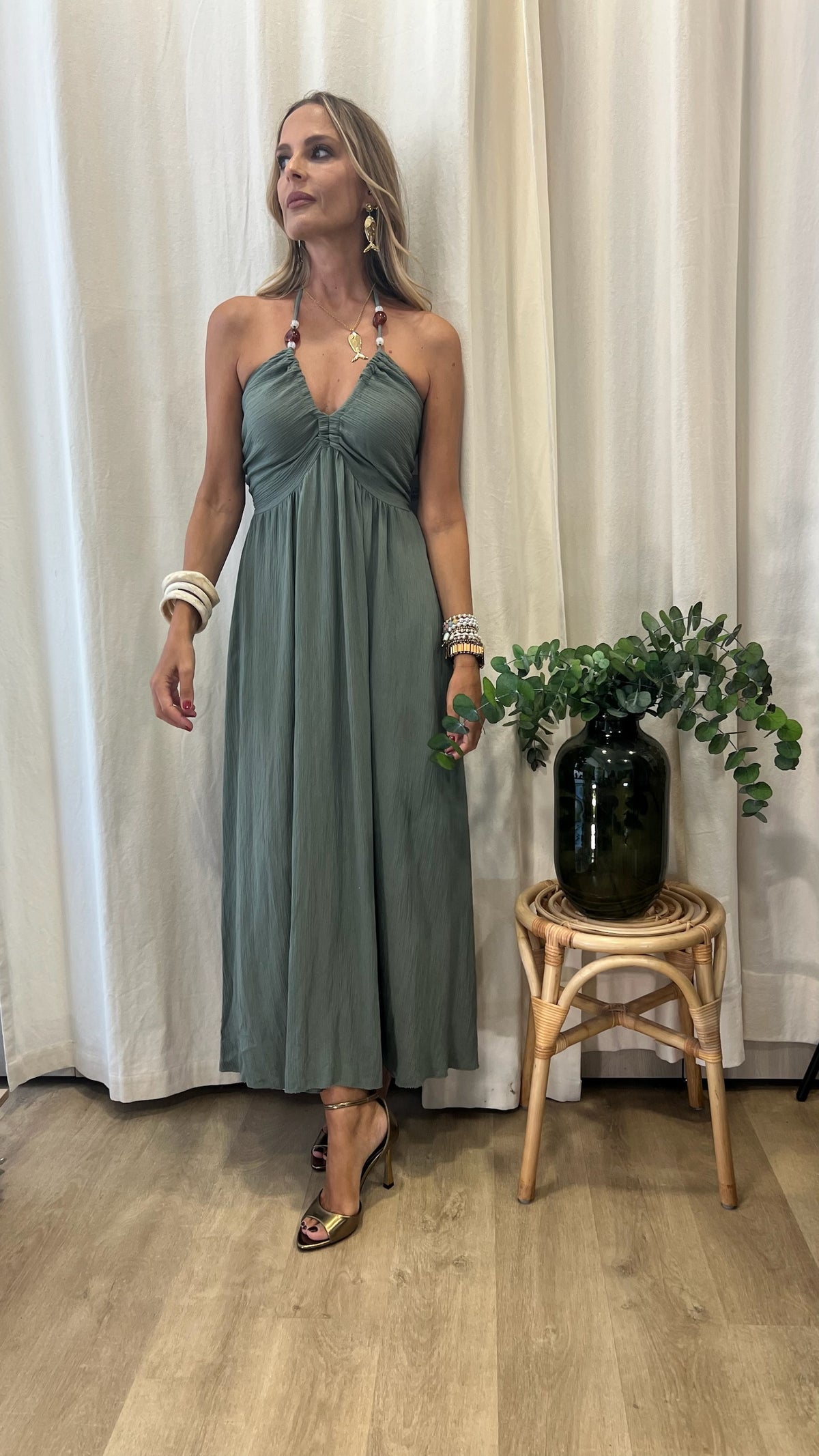 VESTIDO ABALORIOS ATADO AL CUELLO