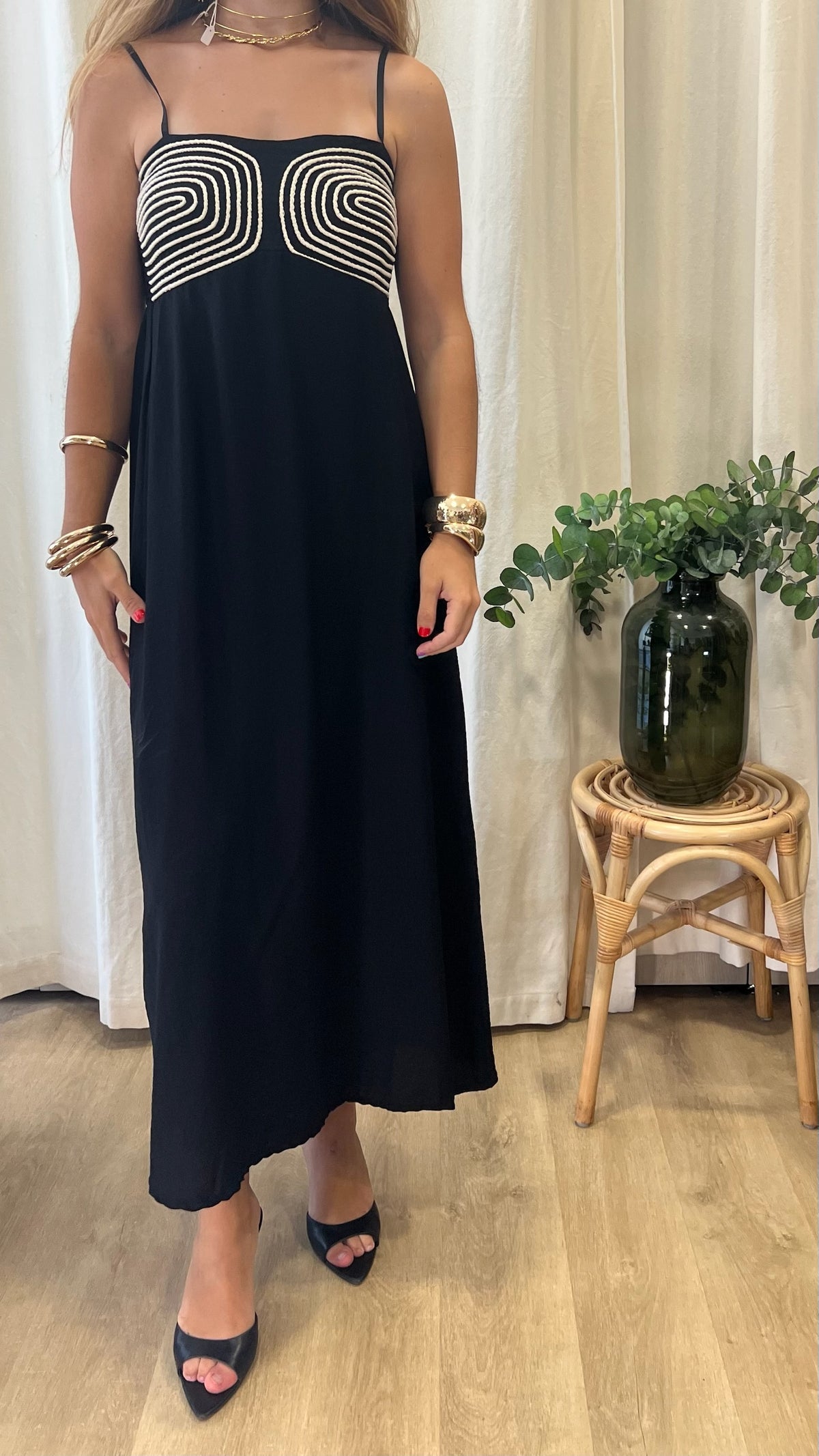VESTIDO CUERDAS PECHO